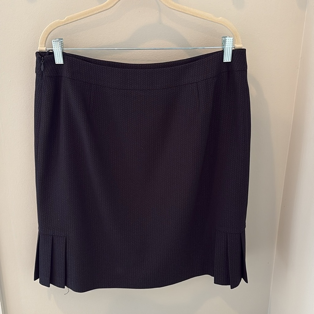 Beautiful black herringbone ruffle skirt‎ size 12P